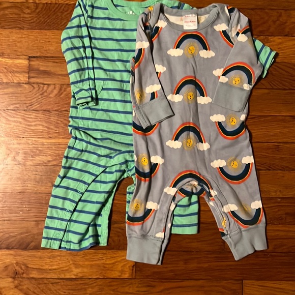Bundle of Two Rompers 1 Hanna Andersson 1 Primary (6-12 mths) Unisex - Picture 1 of 1